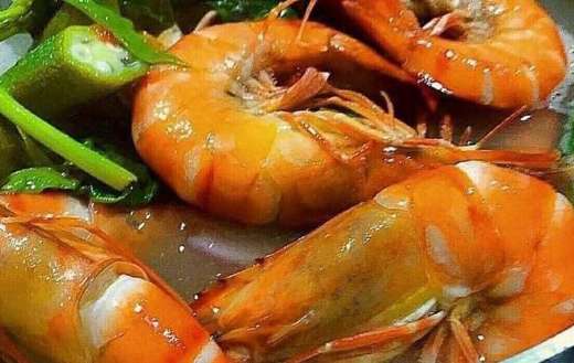 Shrimp sour soup with vegetables