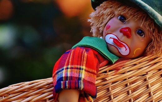 A clown in basket online