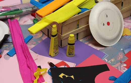 Arts and crafts materials puzzle