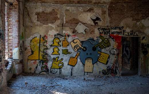 Abandoned building urbex with graffiti