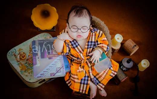 Newborn bathrobe pictorial