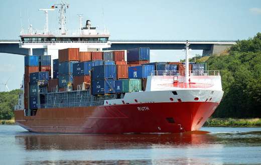 Container ship shipment