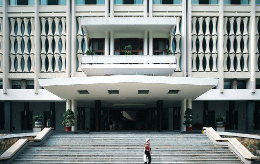 Palace Saigon Vietnam puzzle