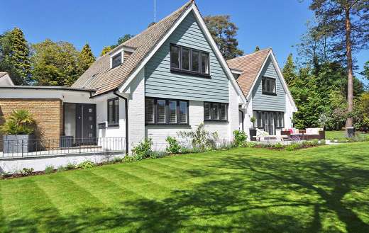 New England beautiful home and garden