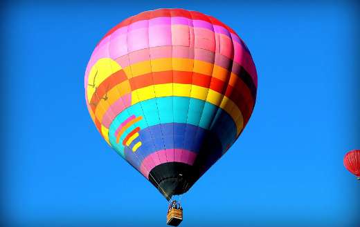 Travel in the sky balloon