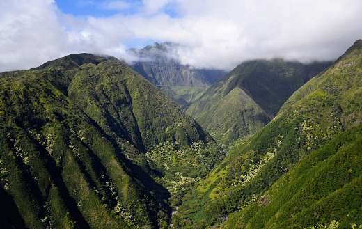 Hawaii mountains landscape