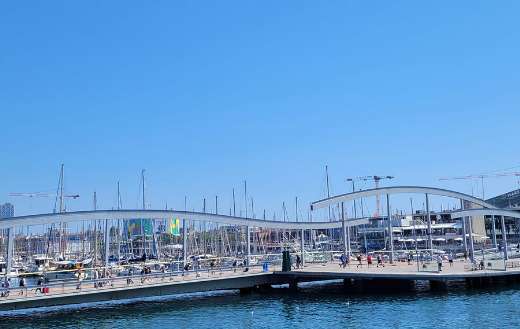 Rambla de amor Barcelona modern bridge