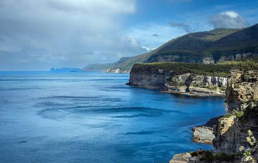Eagle hawk neck coastline ocean