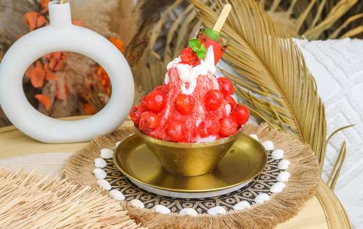 Cold red dessert puzzle