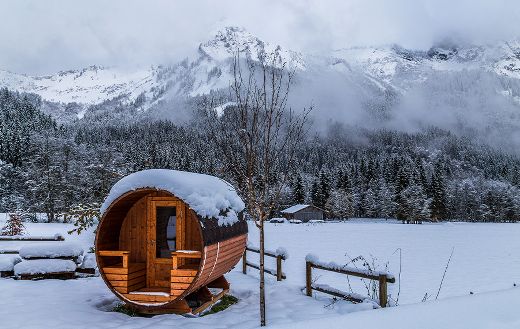 Snowy landscape online