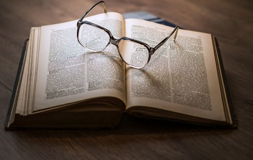 Reading glass online