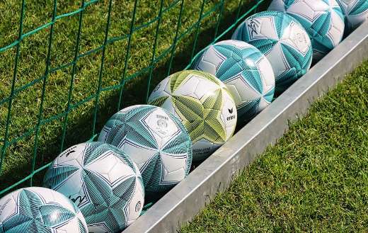 Footballs training balls