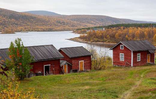 Cabins by the mountain and lake