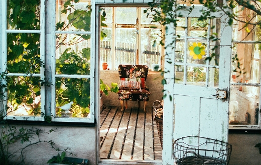 chair cottage style jigsaw