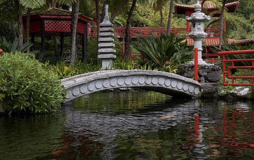 Japanese style bridge puzzle