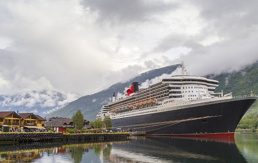 queen-mary-2