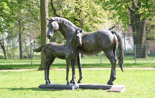 Still image monument horses breeding mares poet online