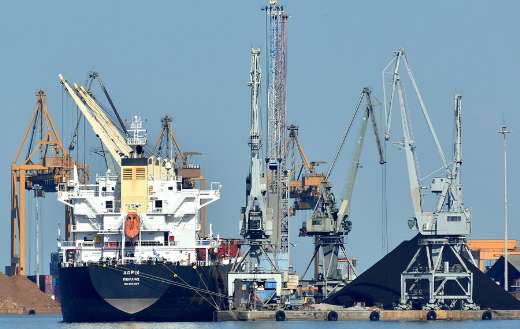 Port ship sea cargo industry