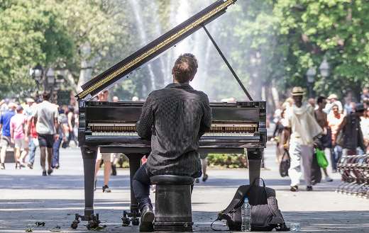 Manhattan solo concert online