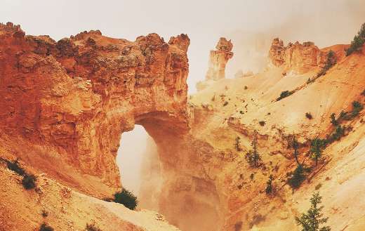 Bryce canyon arch natural bridge Utah