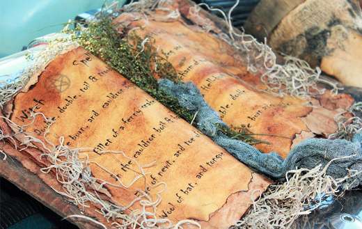 Occult halloween online