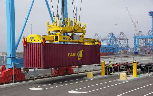 Maasvlakte Rotterdam port load containers online