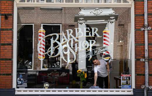 Barbershop Amsterdam window
