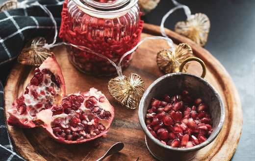 Pomegranate fruit online