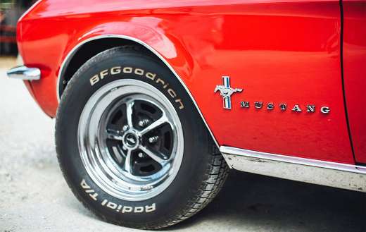 Mustang brown and gray steering wheel