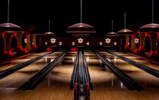 Empty bowling room puzzle