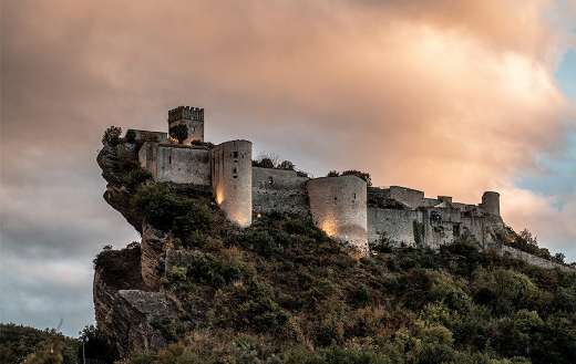 Fortresses in the rock italy online