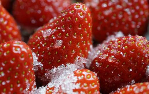 Sugared strawberries online