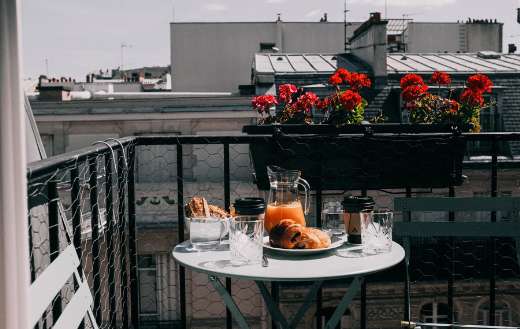 Breakfast on the balcony puzzle