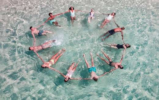 People at the beach online