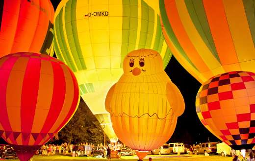 Hot air balloon night glow