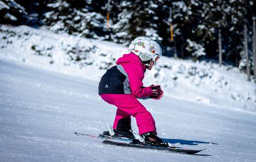 Young child winter sport online