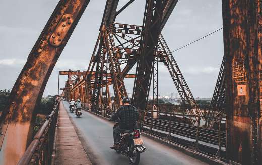 Longbien bridge online