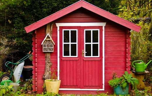 Light red small shed gardenhouse