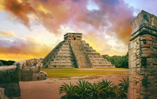 Mayan pyramid Mexico online