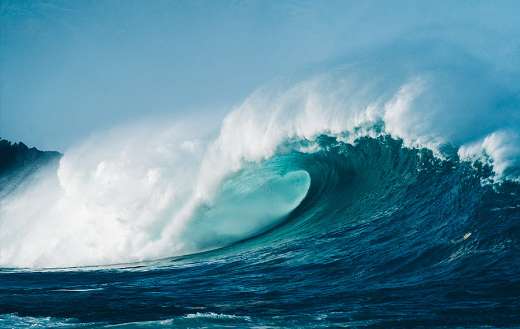 Foamy wave rolling online