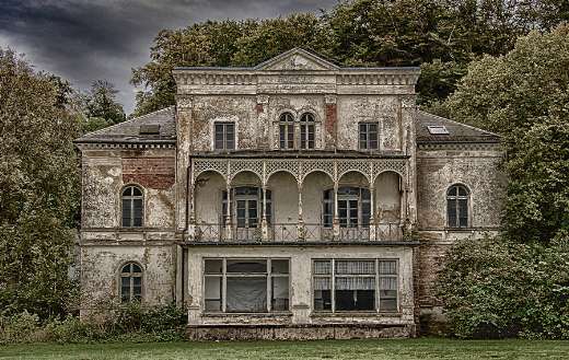 Exterior old ruins villa puzzle