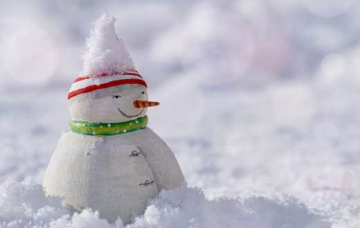 Wintry white snowman online