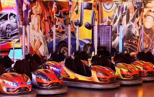 Bumper cars dodge amusement park ride