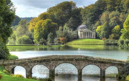 Stourhead nature bridge