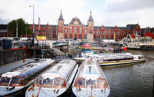 Amsterdam tour boats