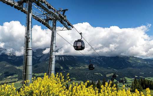Cable car railway gondola