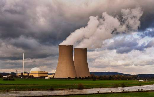 Nuclear power plant cooling tower steam