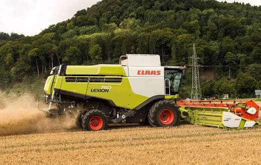 Combine harvester lexion