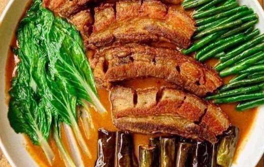 Crispy pork kare kare