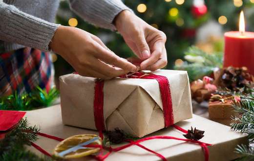 Gifts wrap up online